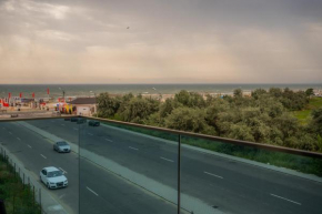 HOME for FOUR, Mamaia